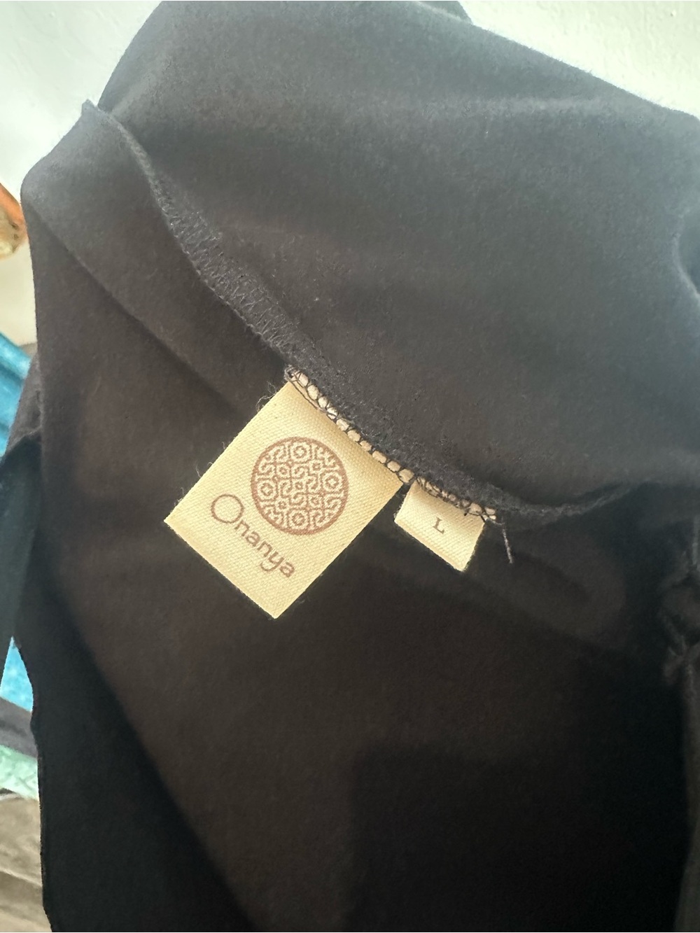 Black Ruched Drawstring V-Neck Crop Top - Women - Picture 3 of 3